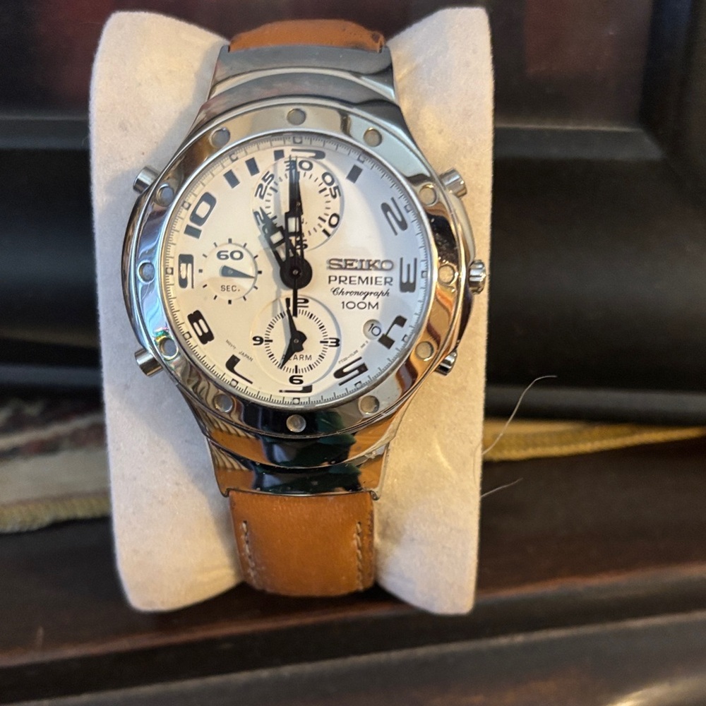 Seiko Premier Men's Silver Case White Dial Brown Leather Strap Chronograph